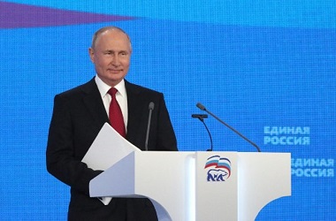 Putin Tegaskan Rusia Terus Kembangkan Vaksin Baru Covid-19