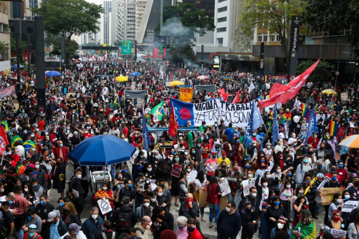 Telat Beli Vaksin Covid-19, Presiden Brasil Dituntut Mundur