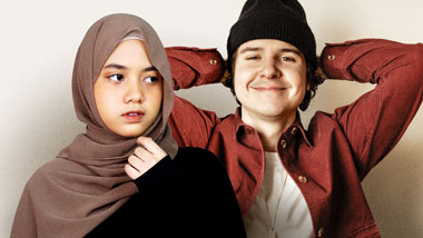 Penyanyi Indonesia Hanin Dhiya Kolaborasi dengan Lukas Graham