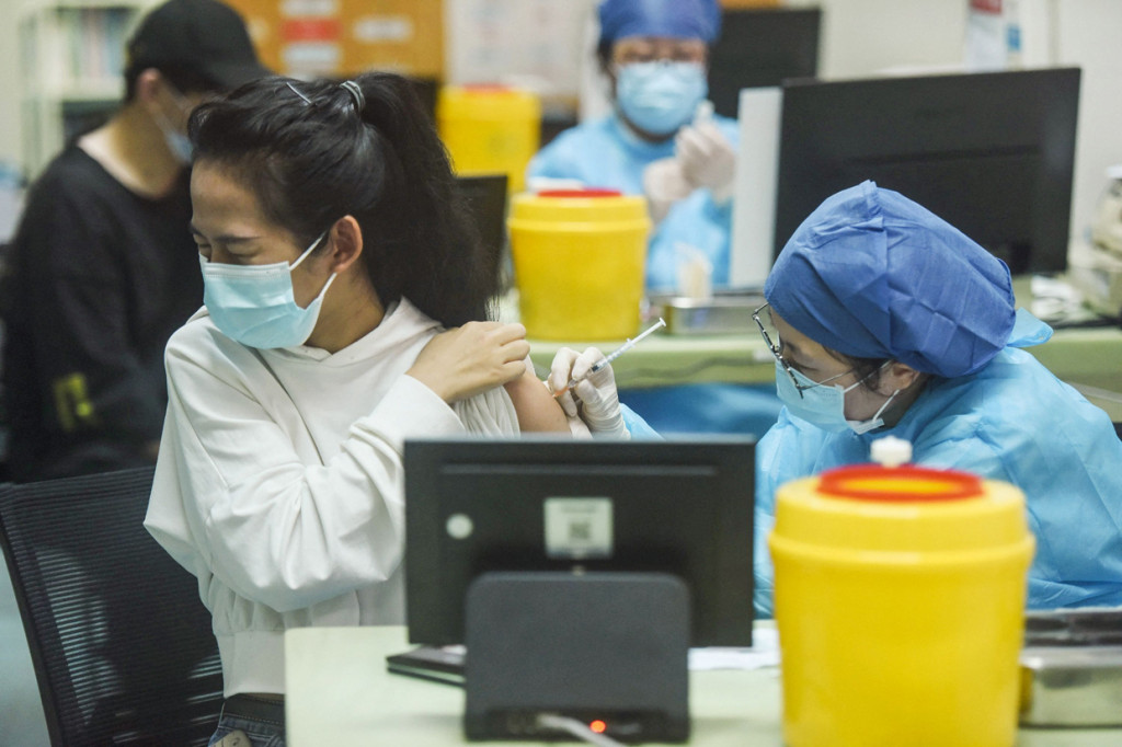 Wow! Tiongkok Telah Suntikkan 1 Miliar Dosis Vaksin Covid-19 untuk Warganya