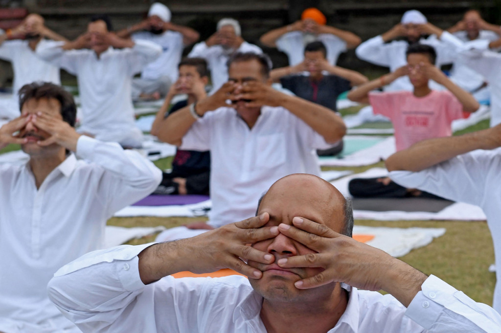 Potret Hari Yoga Internasional di India dan Pakistan