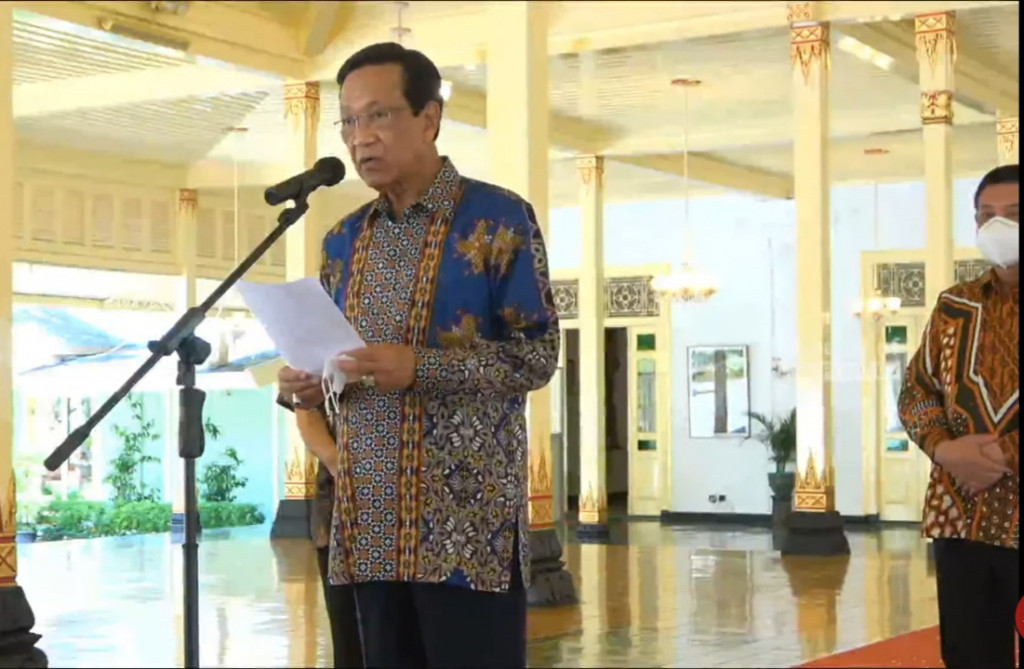 Gubernur Daerah Istimewa Yogyakarta (DIY), Sri Sultan Hamengku Buwono X (depan). Medcom.id/ Ahmad Mustaqim