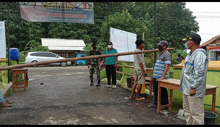 Dikepung Zona Merah, Pintu Masuk Desa Mulyoharjo Tegal Diportal