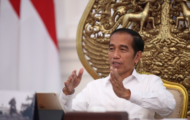 Jokowi: Jangan Menolak Vaksin, Disiplin Terapkan Prokes