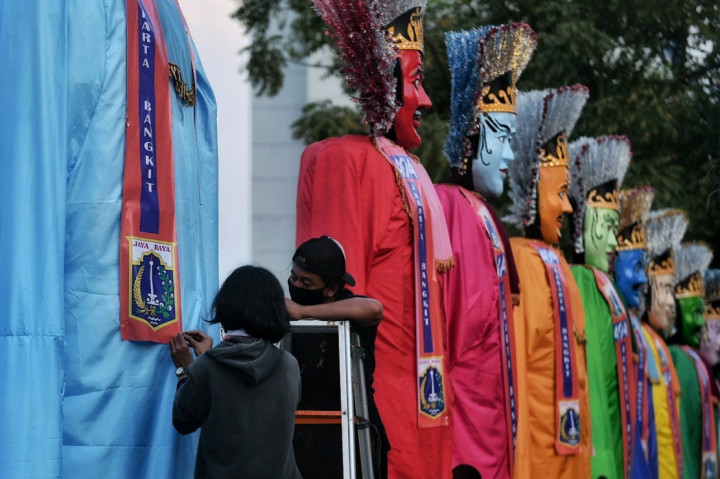 Ternyata Ini Pengrajin Ondel-ondel Raksasa yang Ada di TIM