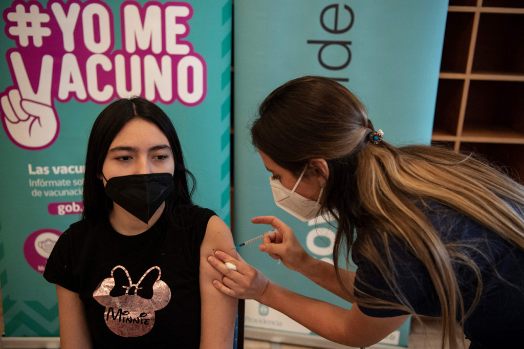 Foto: Chili Mulai Vaksinasi Covid-19 untuk Anak 12-17 Tahun