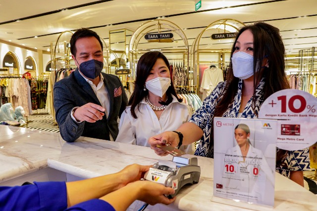 Bank Mega Gandeng Visa Terbitkan Pembayaran Kartu Nirsentuh