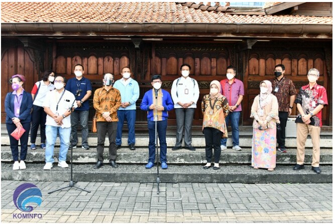 Menkominfo Minta Masyarakat Tak Umbar Data Pribadi Usai Divaksinasi