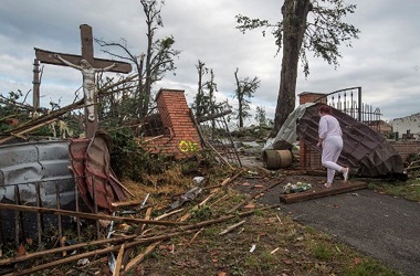 Populer Internasional: Tornado di Ceko hingga Jepang Donasi 1 Juta Vaksin