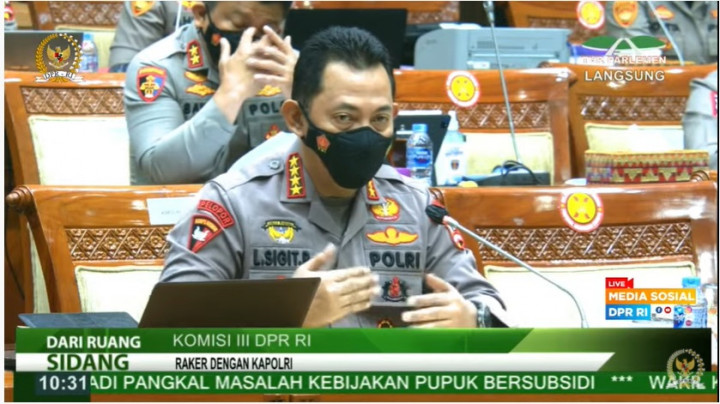 Kapolri Wajibkan Polisi Kantongi Buku Pedoman Kontingensi Covid-19