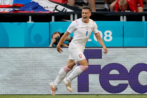 Tomas Holes Jadi Bintang Laga Belanda vs Ceko