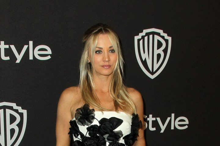 Kaley Cuoco Kenang Adegan Seks Pertama, Ditegur Lawan Main