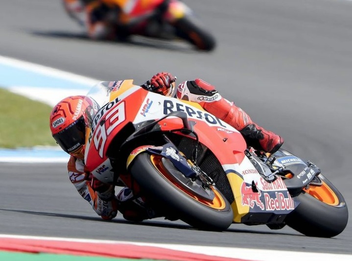 Marc Marquez tutup paruh musim di peringkat 10 besar klasemen sementara (foto: repsol honda)