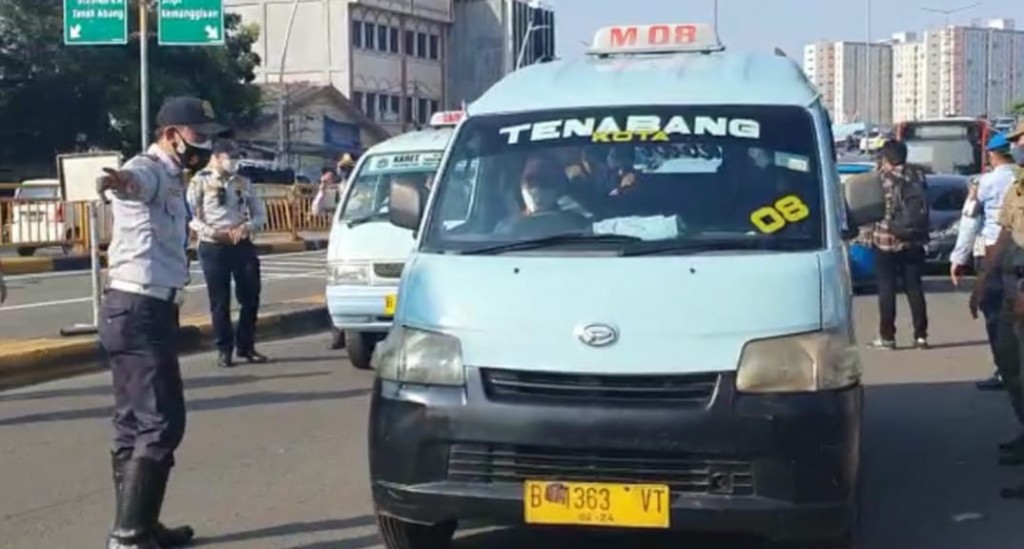 Angkutan Umum. Foto : Medcom. 