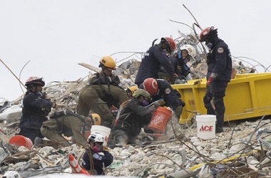 Korban Tewas Gedung Roboh Miami Jadi 12 Orang, 149 Masih Hilang