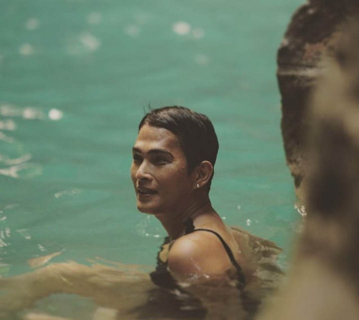 Usai Operasi Kelamin, Oscar Lawalata Makin Pede Pamer Foto Berbikini