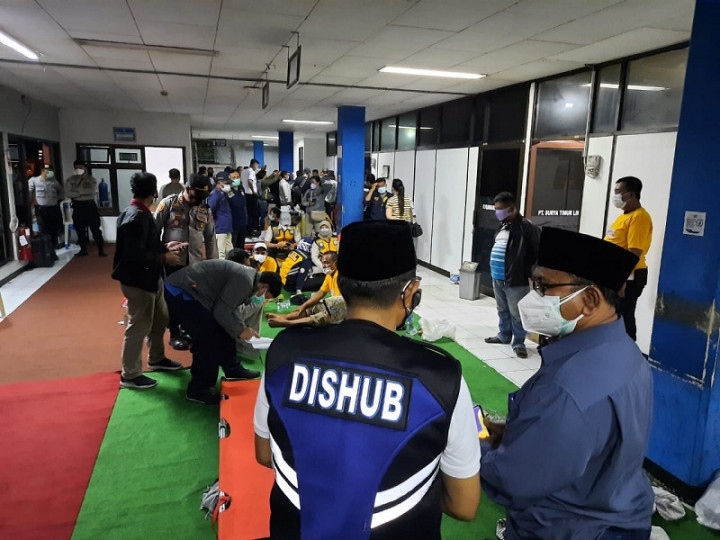 Populer Daerah, Pemkab Banyuwangi Gratiskan Biaya Perawatan Korban Kapal Tenggelam Hingga Honor Penggali Kubur Korban Covid-19 Belum Dibayar