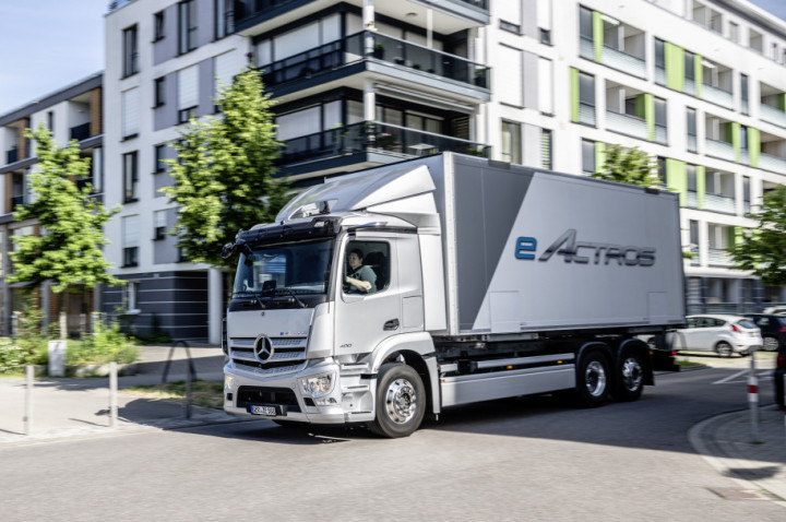 Mercedes-Benz eActros Jadi Heavy-Duty Truck Ramah Lingkungan