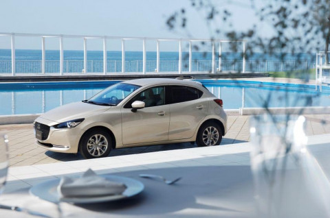 Konsumsi Bensin Mazda2 Terbaru Setara LCGC