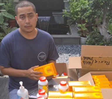 Langka di Apotek, Partai NasDem DKI Bagikan 5 Ribu Paket Vitamin