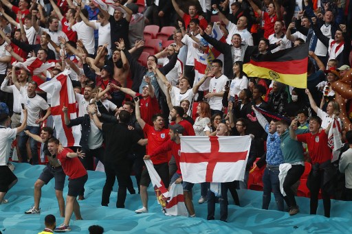 Suporter Inggris Dilarang Pergi ke Italia untuk Saksikan Perempat Final