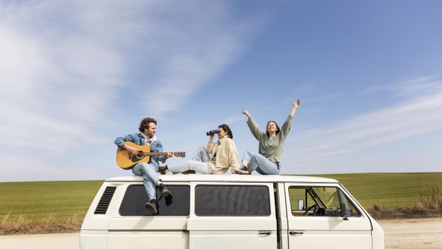 5 Perlengkapan yang Wajib Dibawa saat Road Trip