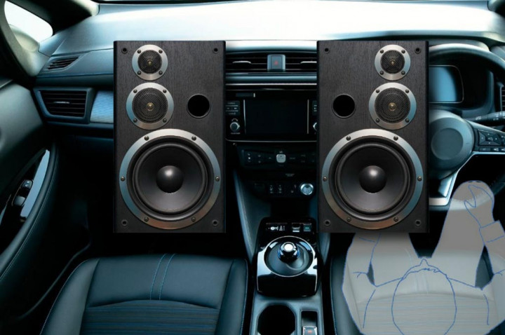 Suasana Live Stage Music di Kabin Mobil ala Alpine