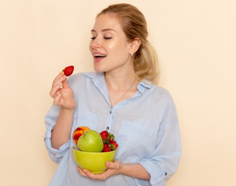 Vitamin C dalam buah dan sayur secara khusus berfungsi sebagai antioksidan dan juga berperan besar dalam fungsi kekebalan tubuh. (Foto: Ilustrasi. Dok. Freepik.com)