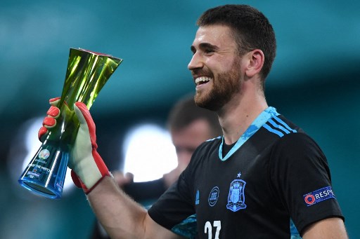 Bantu Spanyol Menang Adu Penalti, Unai Simon Langsung Jadi Bintang Laga