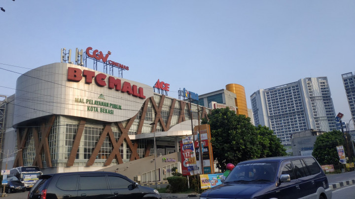Supermarket dalam Mal di Bekasi Boleh Tetap Buka