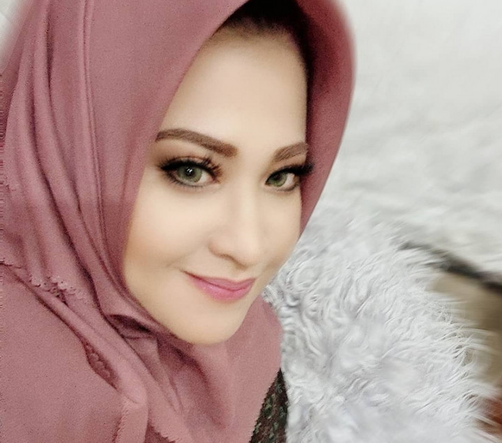 Sakit Tak Kunjung Sembuh, Neng Wirdha Anak Elvy Sukaesih Curiga Dikirimi Hal Mistis