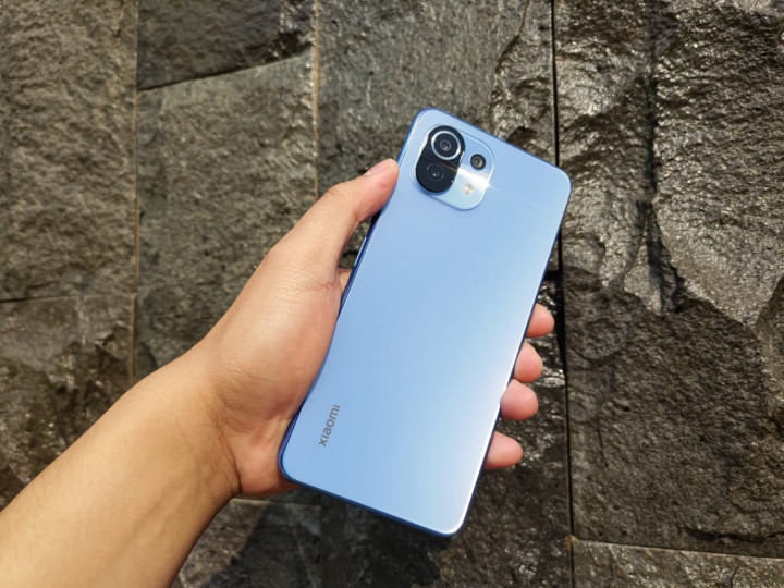 Review Mi 11 Lite, Smartphone Tipis Menawan