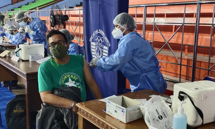 Sentra Vaksinasi Nasdem di Jakut Menargetkan 500 Orang per Hari