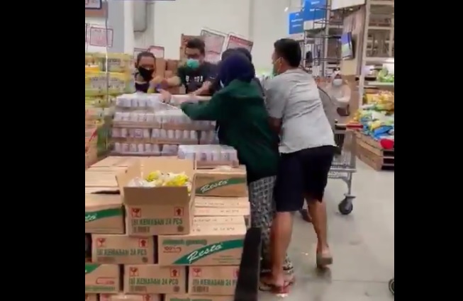 Komentar Menohok Faheem Younus: Susu Beruang dan Ivermectin Tak Bisa Obati Covid-19