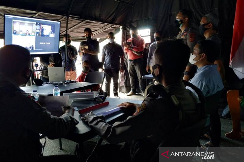  Petugas menggelar sidang bagi pelanggar PPKM darurat di Kota Tasikmalaya, Jawa Barat, Selasa, 6 Juli 2021. ANTARA/HO-Polres Tasikmalaya Kota