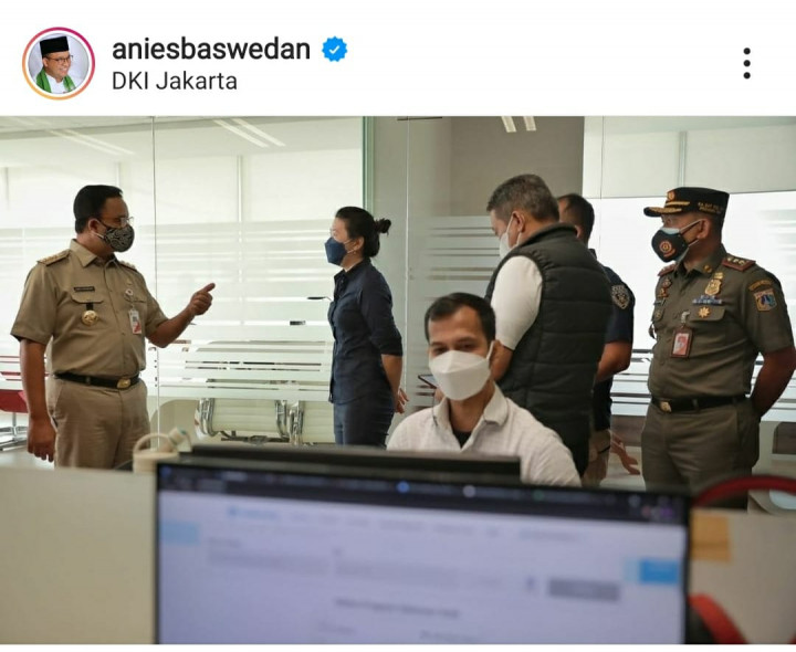 Kemurkaan Anies saat Perusahaan Tetap Paksa Karyawan Kerja di Kantor