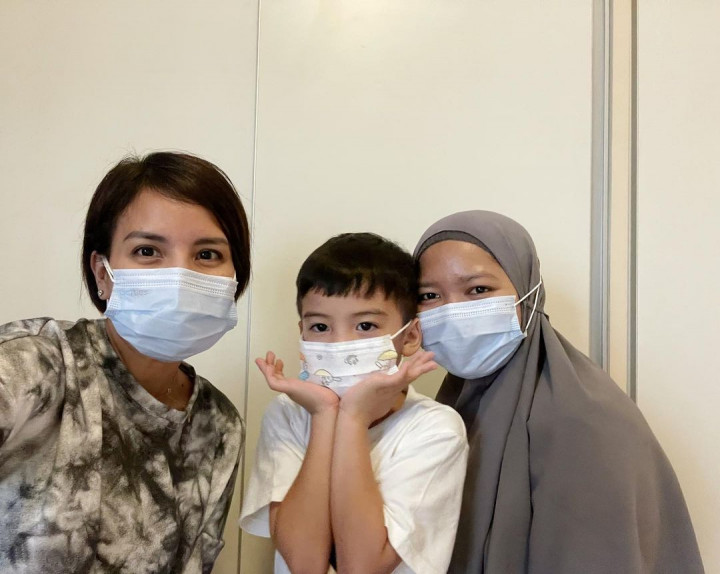 Tya Ariestya Bersama Anak dan Pengasuhnya Positif Covid-19