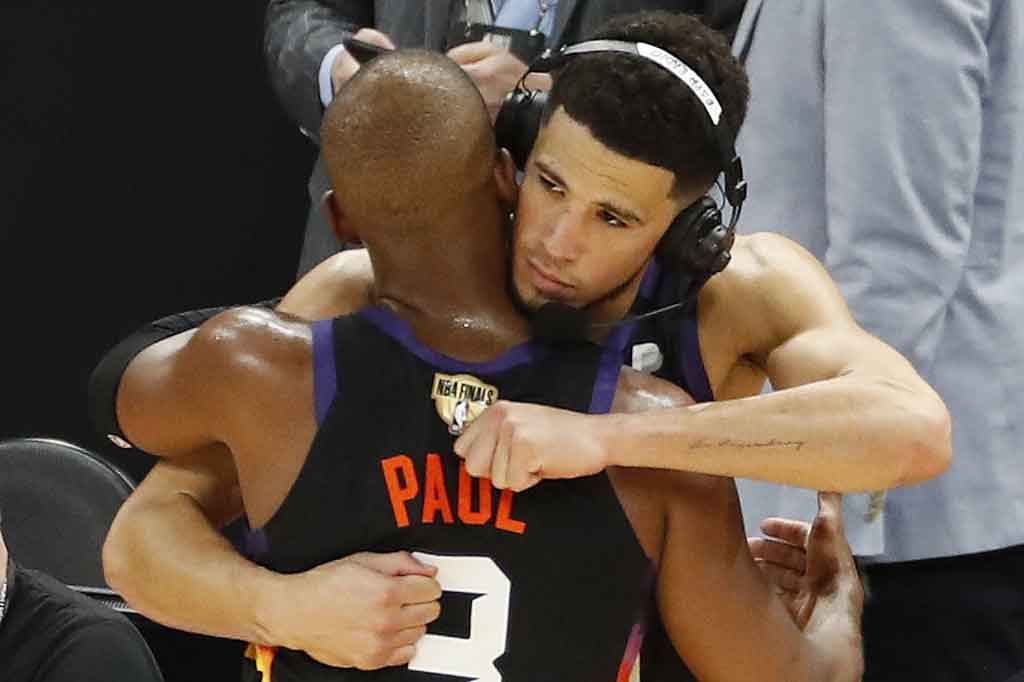 Final NBA: Suns Tundukkan Bucks 118-105 di Gim Pertama