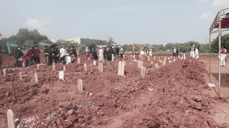 Suasana di TPU Pedurenan, Mustika Jaya, Kota Bekasi, Jawa Barat, Rabu, 7 Juli 2021. Antonio/Medcom.id