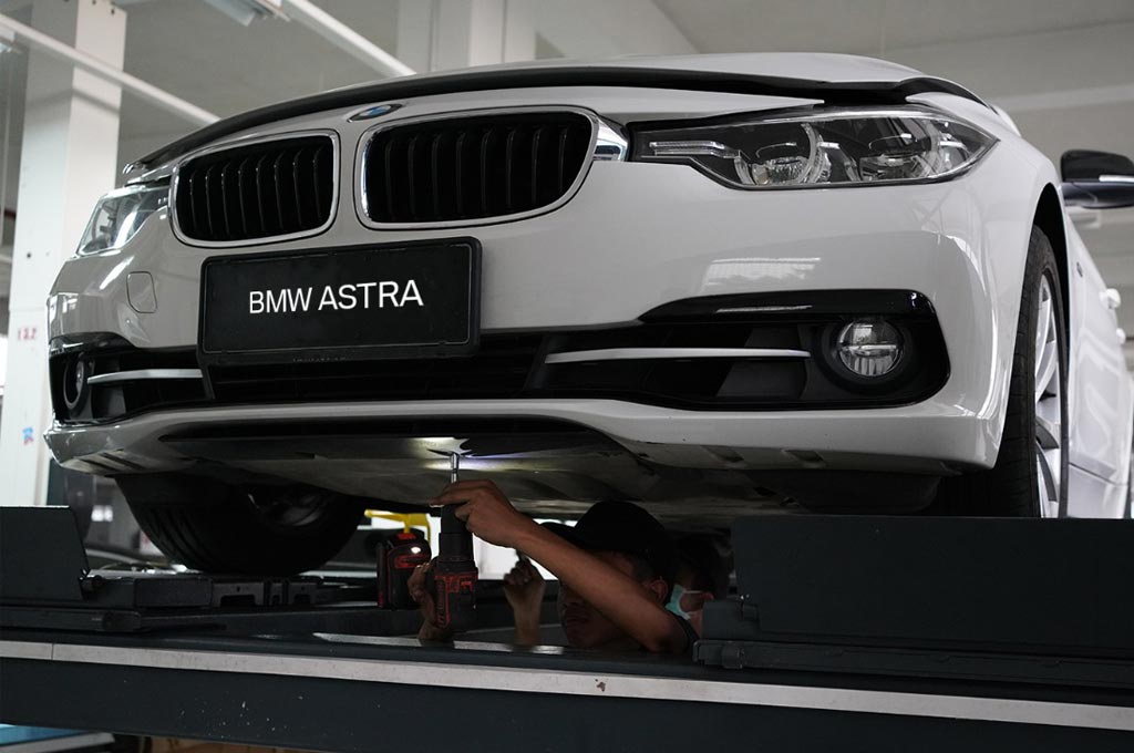 Servis mobil di rumah, wajib mengetatkan persyaratan untuk mekanik yang bertugas. BMW Astra