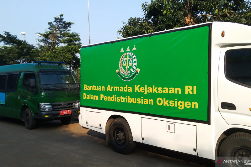 Kejati DKI Sulap Mobil Tahanan Jadi Antar dan Ambil Tabung Oksigen di