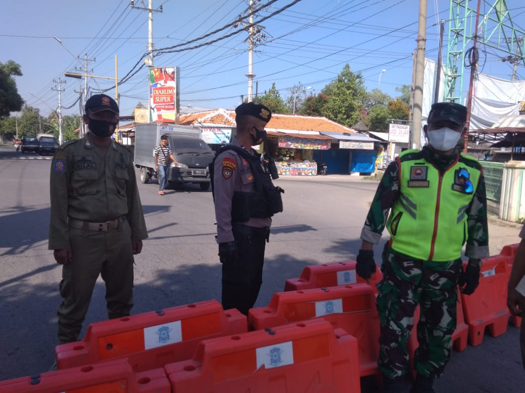 Penyekatan, Bupati Tegal Bingung Cari Jalan Pulang - Medcom.id