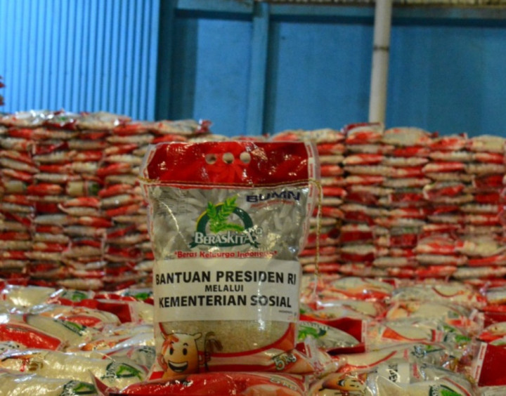 Bulog Siapkan 200 Ribu Ton Beras Tambahan untuk Bansos di Masa PPKM Darurat