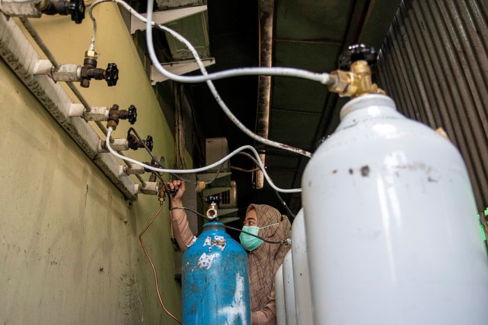 Luhut Minta Pengadaan Oksigen Tambahan Dikebut