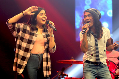 Bulan Sutena Kolaborasi dengan Slank