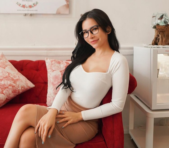 Berhubungan Intim 3 Kali Sehari, Rahasia Maria Vania Lawan Covid-19