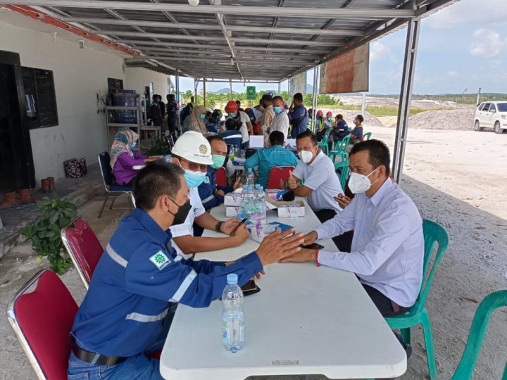 Ratusan Karyawan Pertambangan Timah di Bangka Dapat Vaksin Covid-19
