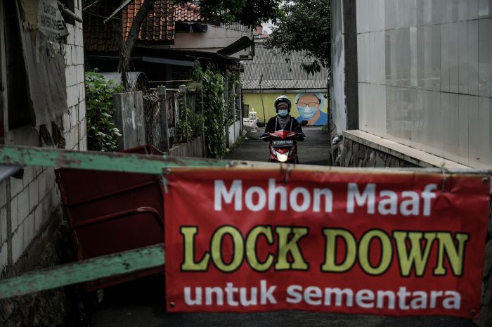 Aktivitas keluar rumah di Purbalingga dibatasi karena lockdown selama tiga hari hingga Minggu (11/7). MI/Vicky G.