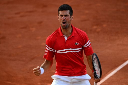 Djokovic ke Final Wimbledon sambil Bikin Shapovalov Menangis