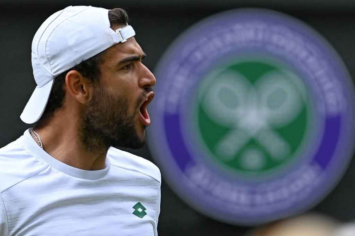 Selebrasi Berrettini Usai Jadi Petenis Italia Pertama Lolos ke Final Wimbledon
